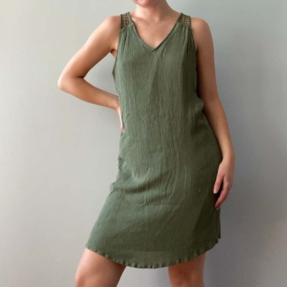 Green Dress - Picture 5 of 7